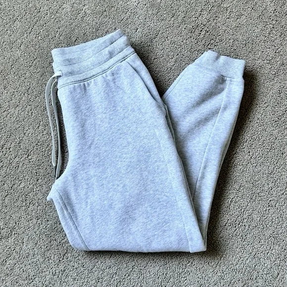 Lululemon Scuba High-Rise Jogger - Picture 4 of 8